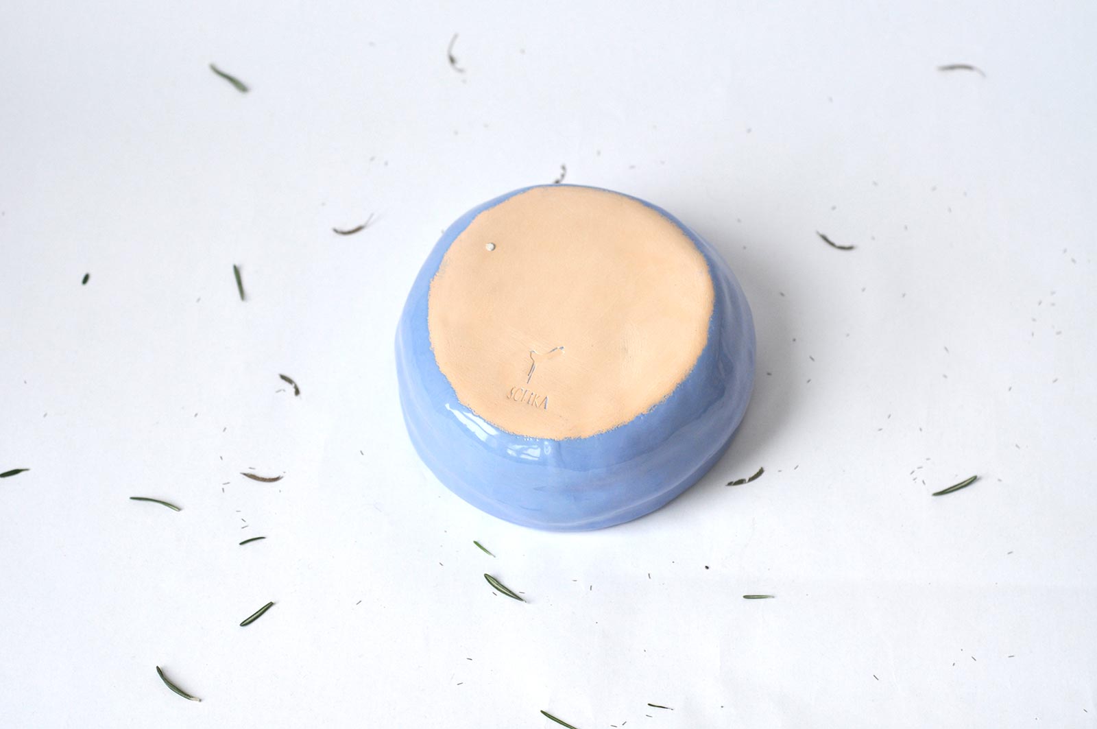 Rear view - Big ceramic plate (Handmade)