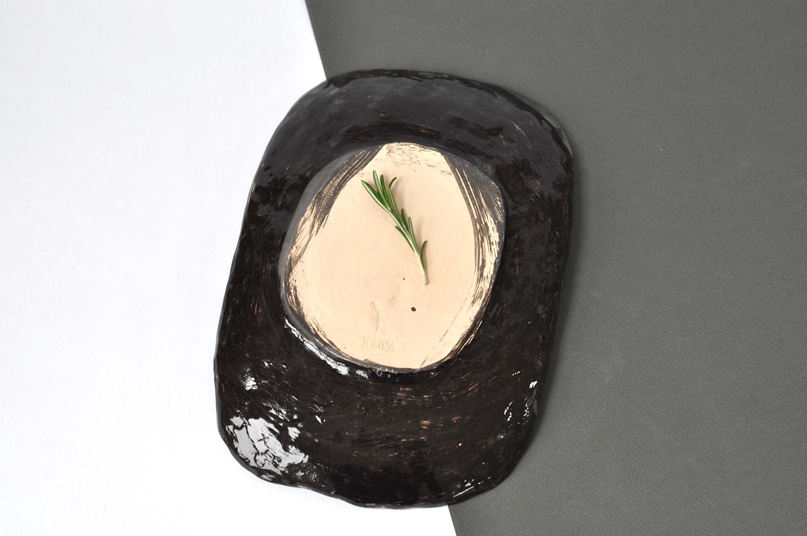 Rear view - Decorative plate from ceramics (Handmade)