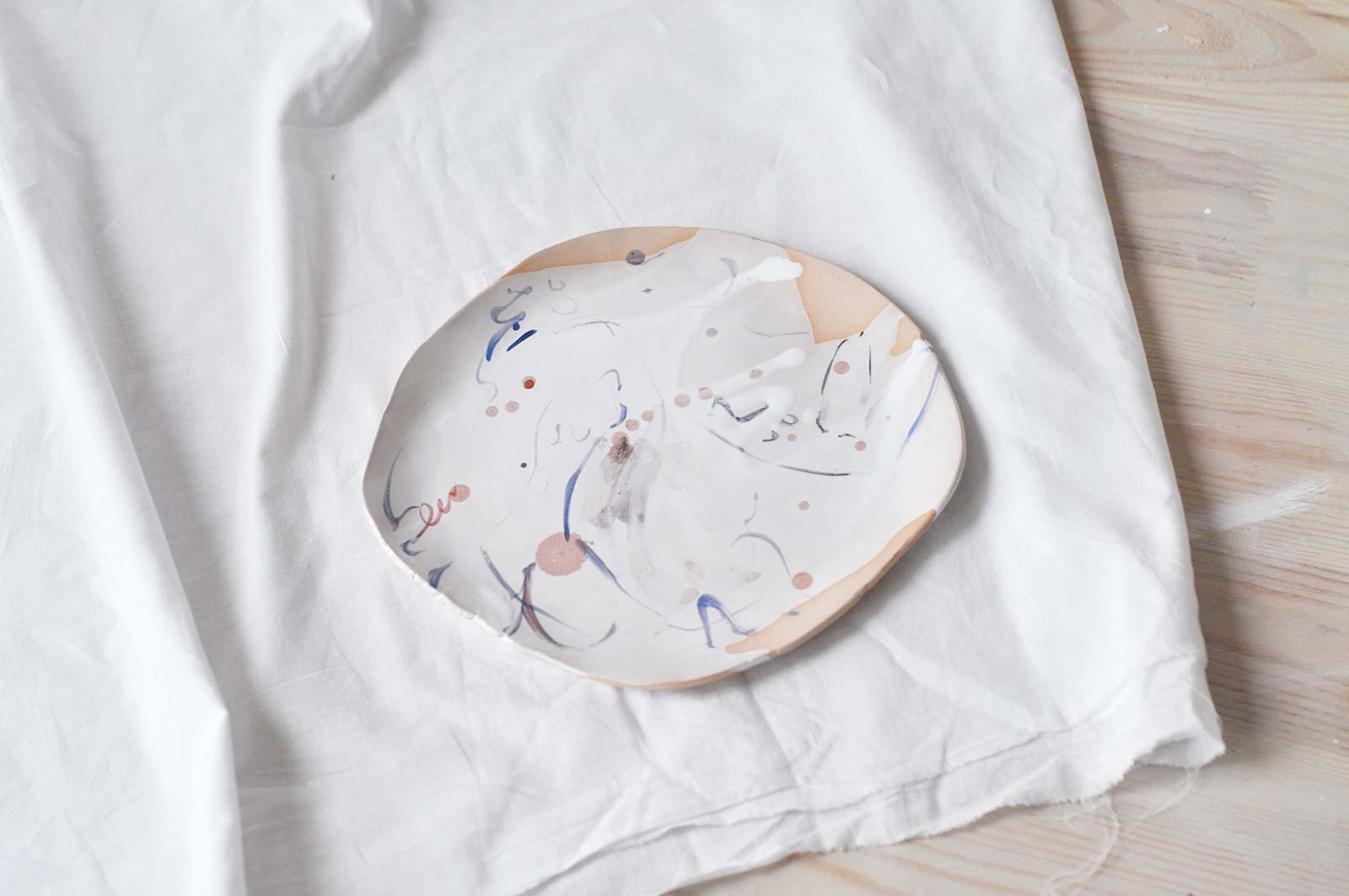 Front view - Decorative plate (Handmade)