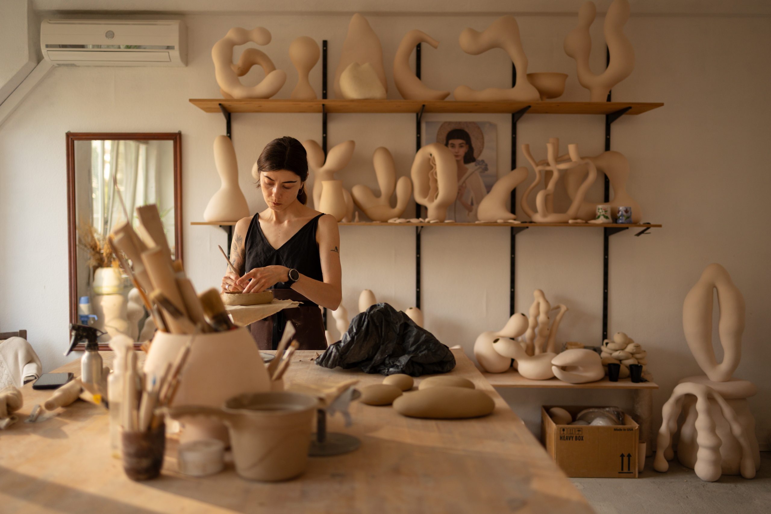 Master classes and ceramic training courses: Hand molding Master classes and ceramic training courses: Hand molding