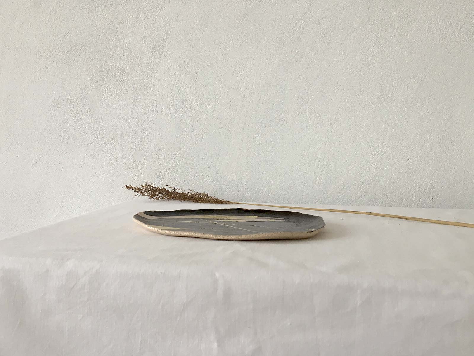 Вид збоку - Плоска декоративна тарілка