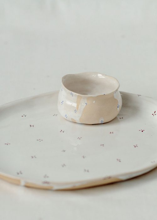 Декоративна тарілка і соусник з кераміки - Колекція «Квіти з молоком» (Ручна робота)