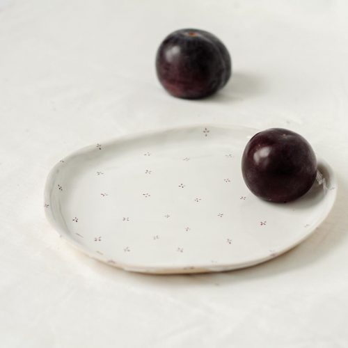 Плоскі тарілки з колекції «Квіти з молоком»