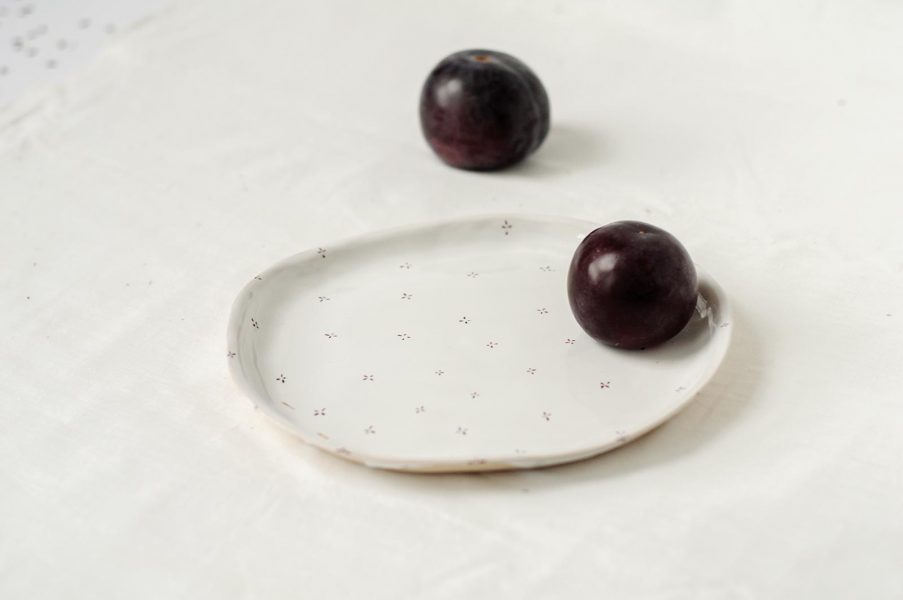 Плоскі тарілки - колекція «Квіти з молоком»