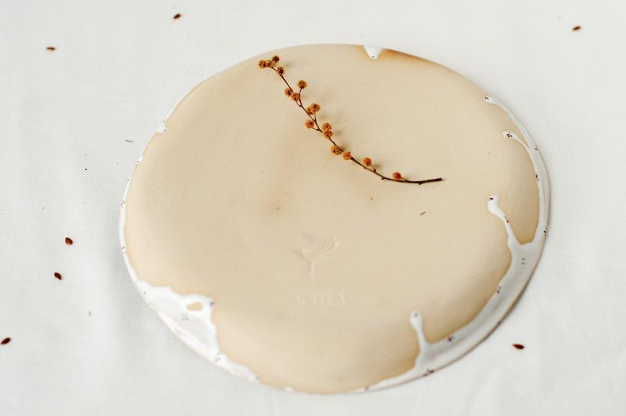 Плоскі тарілки - колекція «Квіти з молоком»