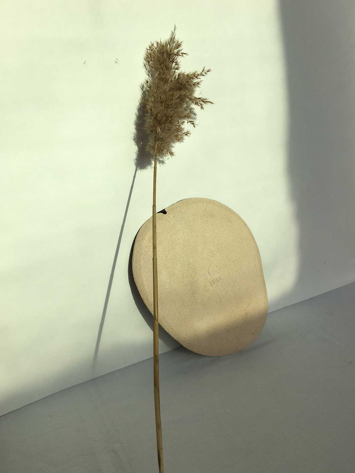 Вид ззаду - Плоска декоративна тарілка (Ручна робота)