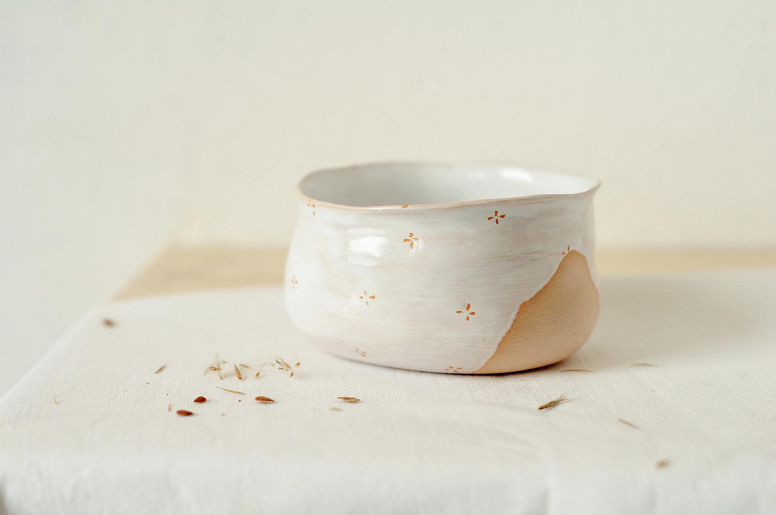 Декор - Пиала «Цветы с молоком» из керамики