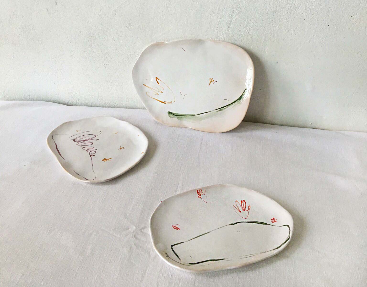 Вид сверху - Керамическая тарелка