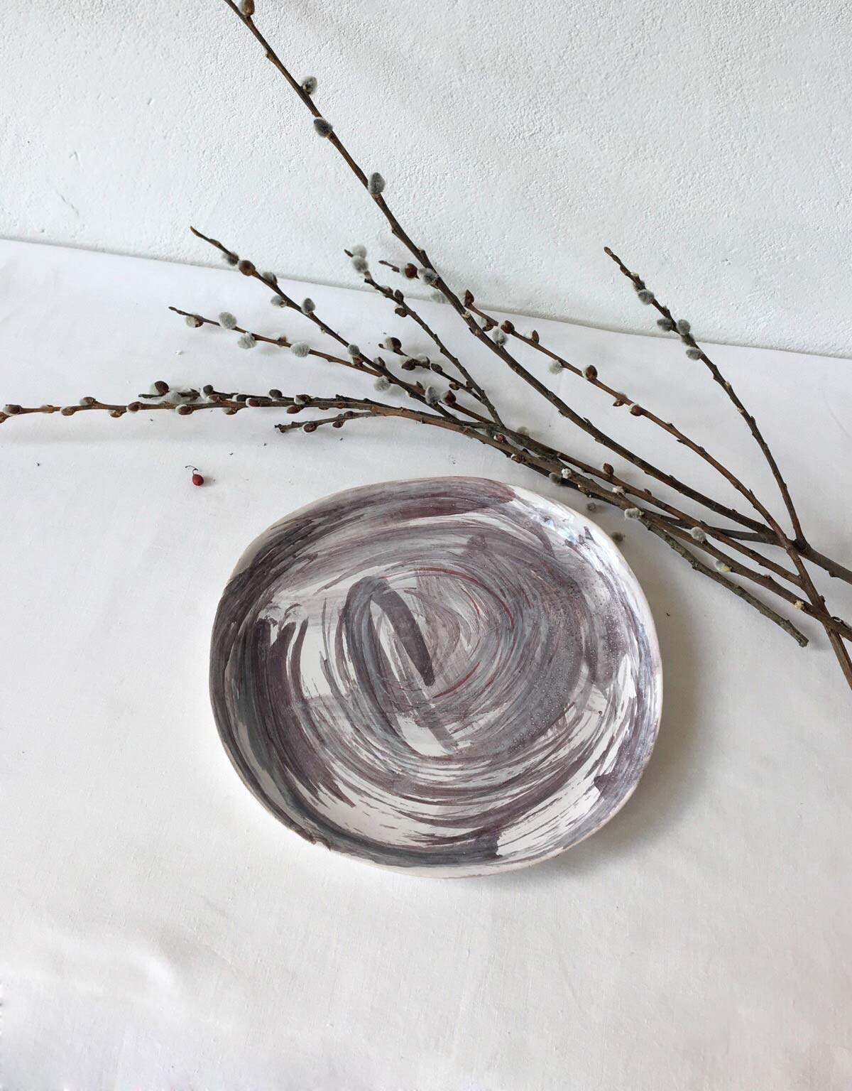 Плоская тарелка из керамики