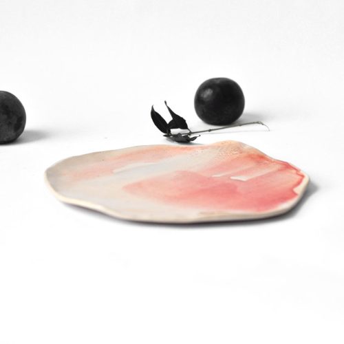 Вид сбоку - Плоская декоративная тарелка из керамики (Ручная работа)