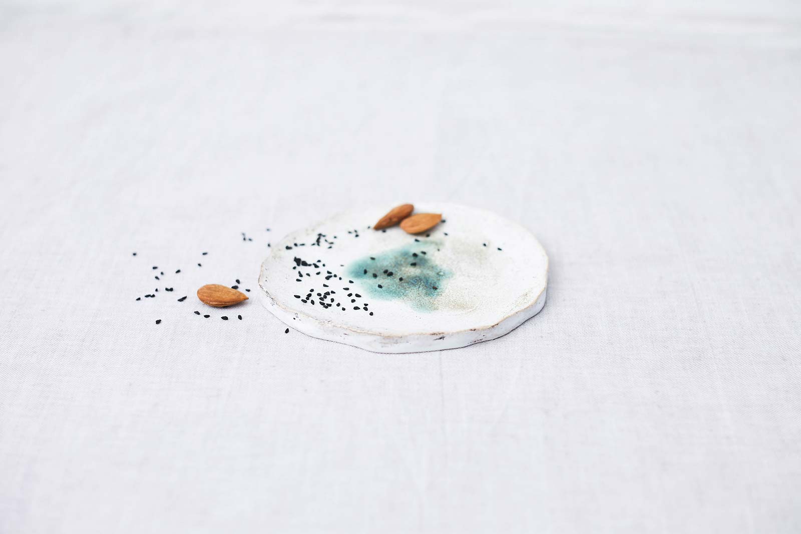 Маленькая декоративная тарелка из керамики (Ручная работа)